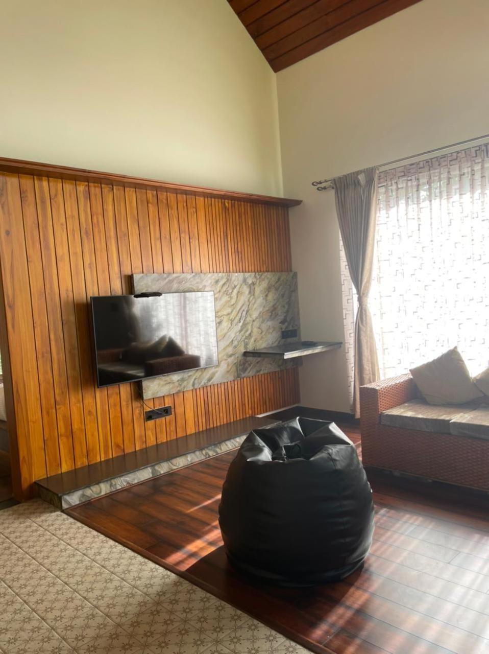 Biranji Aqua Retreat Hotel Chikmagalūr Buitenkant foto