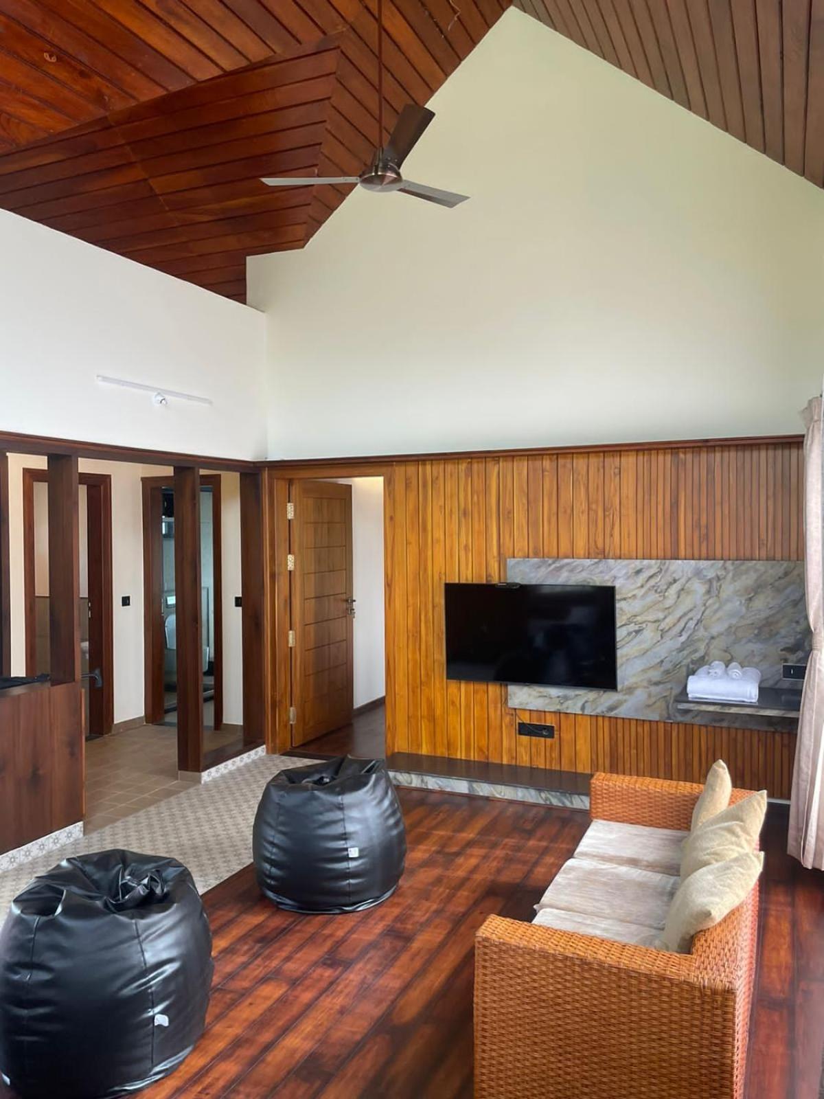 Biranji Aqua Retreat Hotel Chikmagalūr Buitenkant foto